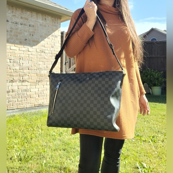 Damier Graphite Mick GM Messenger Bag - Picture 1 of 16